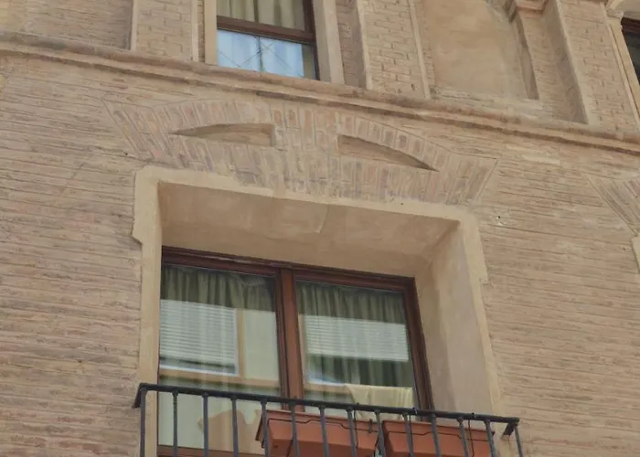 Casa Palacio De Sitios * سرقسطة